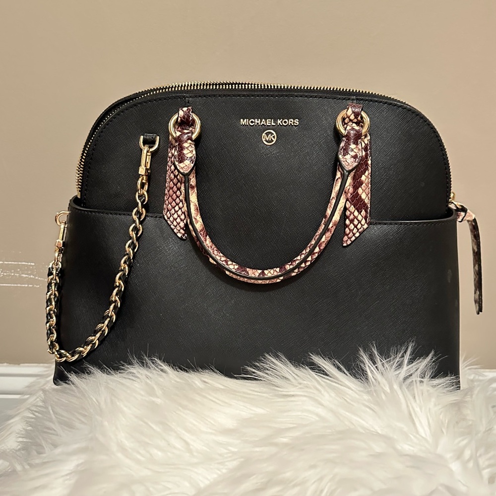 Michael kors hand bag
